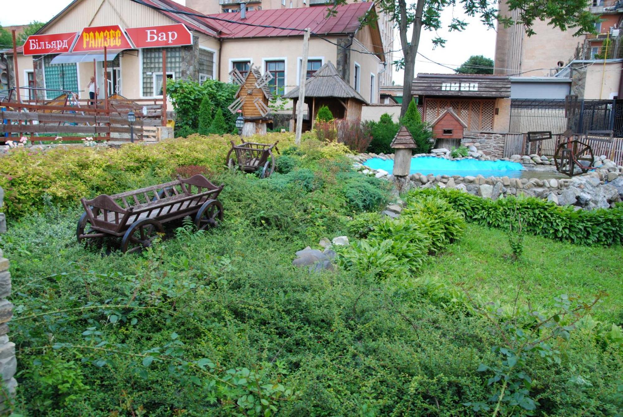 Filvarki-Centre Kamjanez-Podilskyj Exterior foto